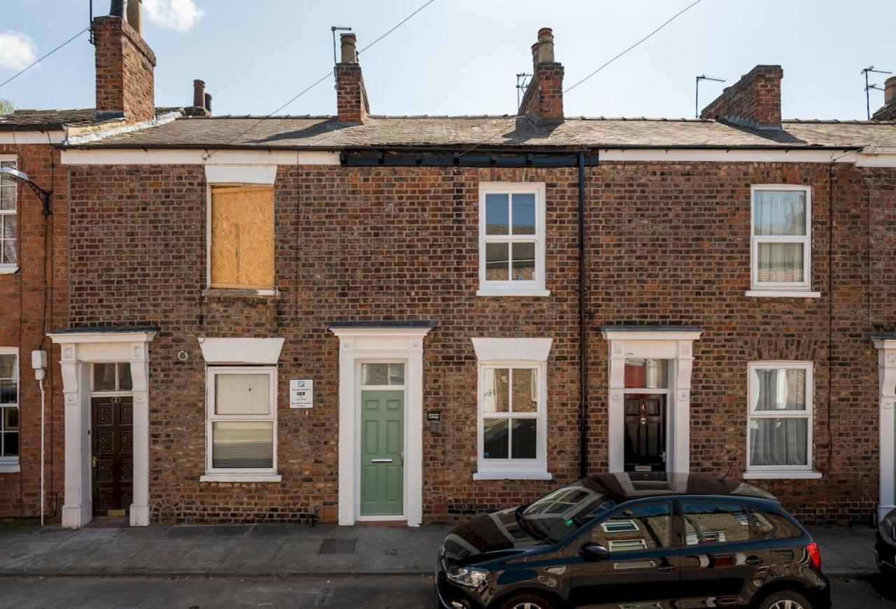 Stylish, Centrally Located Terrace - Pass The Key York Buitenkant foto